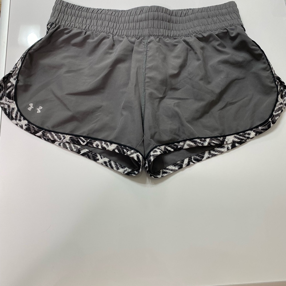 Women’s Under Armour Heat Gear Athletic Running Shorts Sz Small